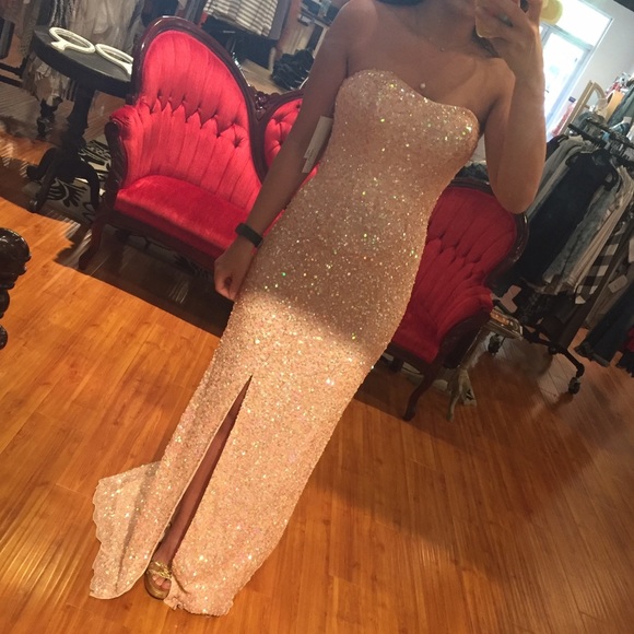 Formal/Prom dress - Picture 4 of 4