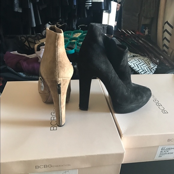 Ankle boots only black one still available