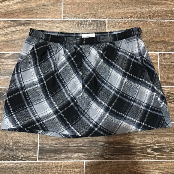 Plaid pleated skirt with pockets!!