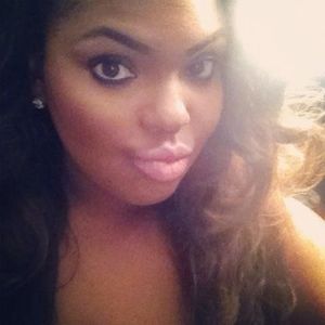 Meet your Posher, Denise