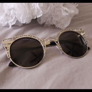 SILVER GEOMETRIC SUNGLASSES