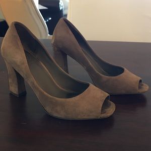 Tory Burch Tan Peep Toe Pumps