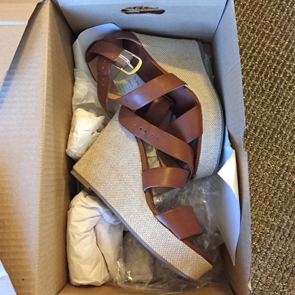 New with tag brown wedges