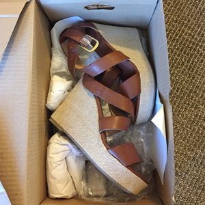 New with tag brown wedges