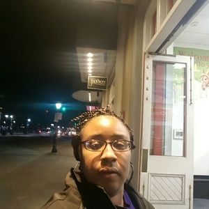 Meet your Posher, Nickelle