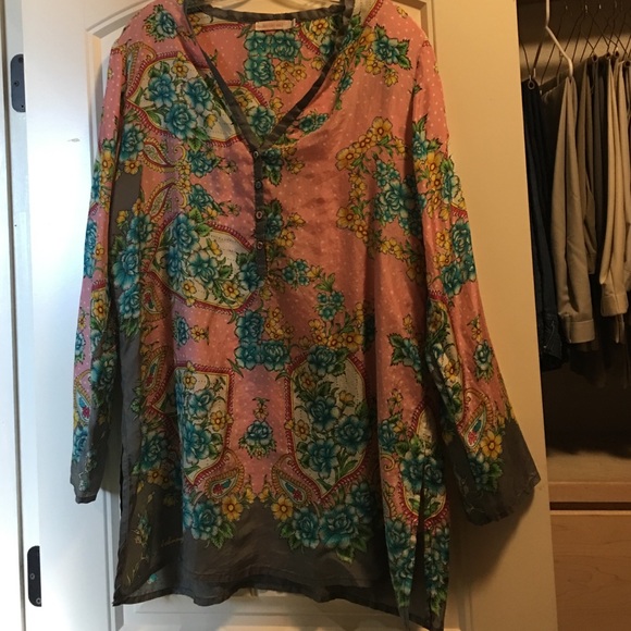 Beautiful 100% silk Johnny was top