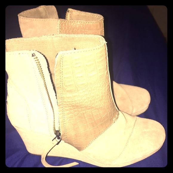 Tan Suede Toms Wedge Booties