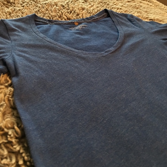 Two solid V necks - Picture 2 of 3
