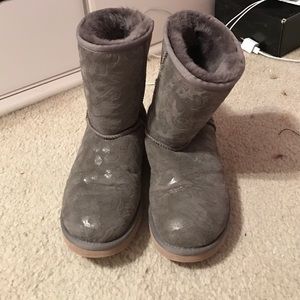 Grey leopard print uggs