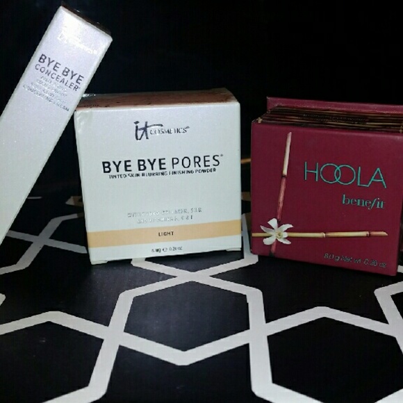 IT COSMETICS & BENEFIT HOOLA BRONZER