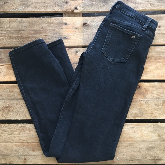 LIKE NEW Joe's skinny bootcut jeans