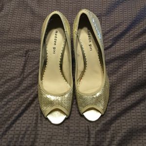 Madden Girl Gold Sequined pumps