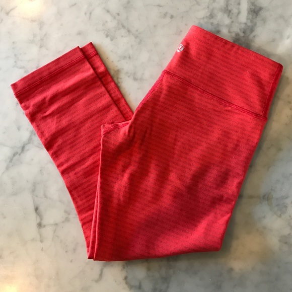 Lululemon Wunder Under Crop size 4