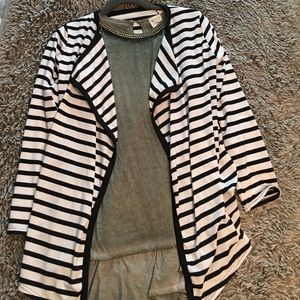 High-low flowy boutique top