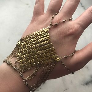 Hand jewelry