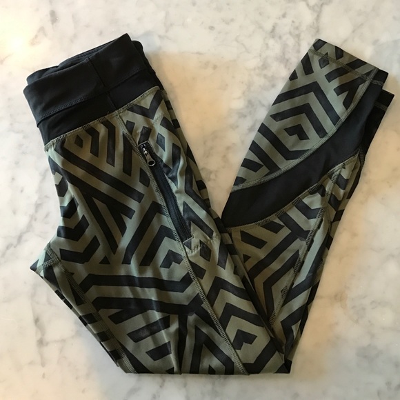 Lululemon size 4 crops