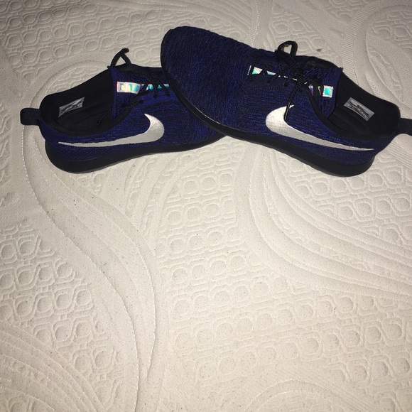 ❗️Nike ID Black/ Navy Roshe Runs Size 12❗️