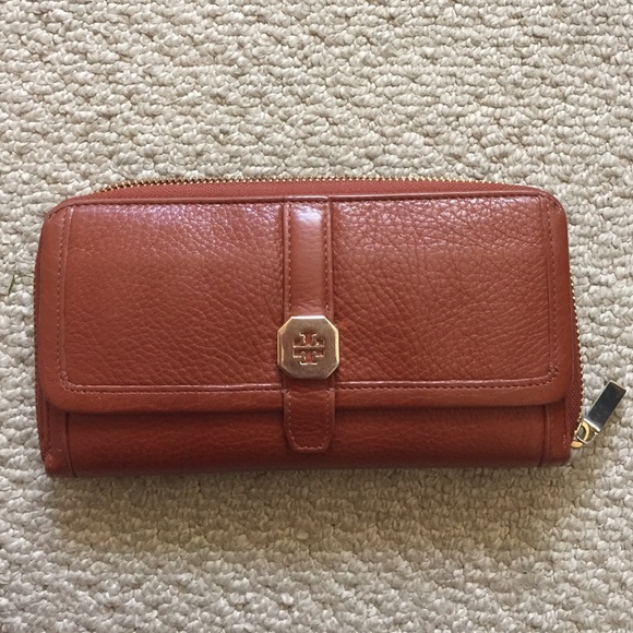 Tory Burch wallet