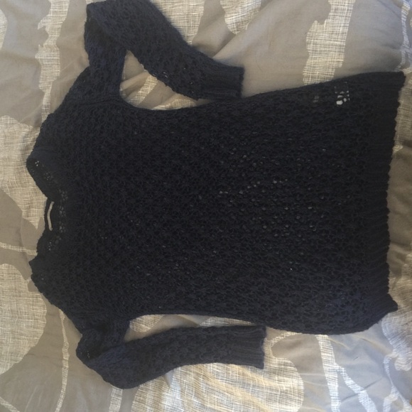 Large hole knit sweater