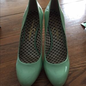 Jessica Simpson heels