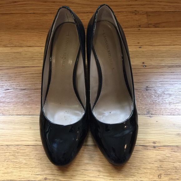 Banana Republic patent leather wedges