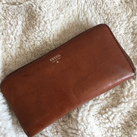fossil // zip around wallet