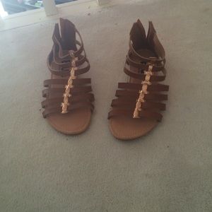 Sandles
