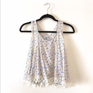 ✨SALE ✨ Flower Pattern Crop Top
