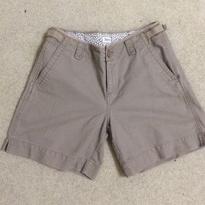 Bass size 4 kaki shorts