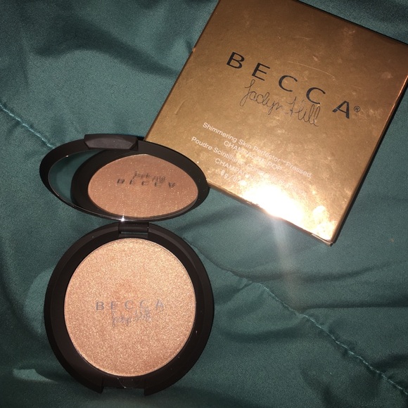 Becca "Champagne Pop" Highlight