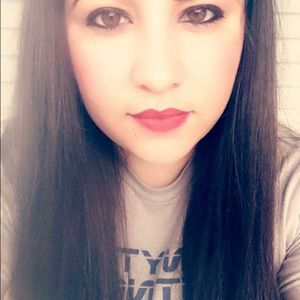 Meet your Posher, Crystal