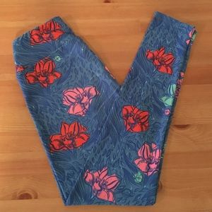 LuLaRoe leggings in size "One Size OS"