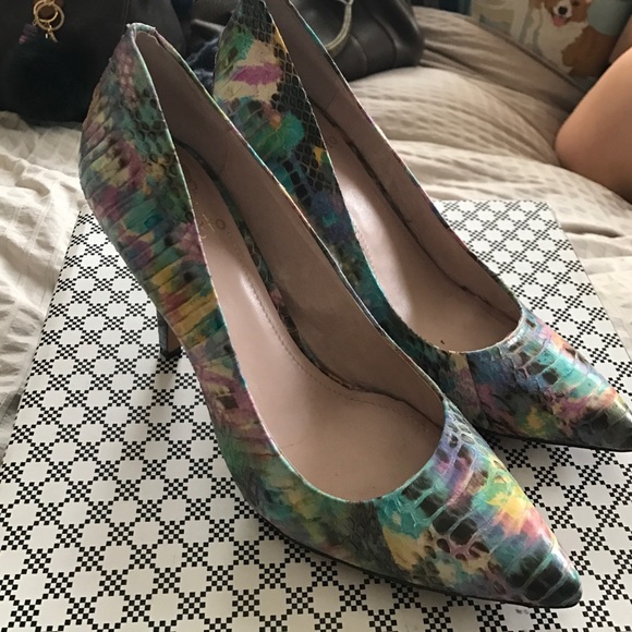 Vince Camuto "Hallee" pumps -US9-