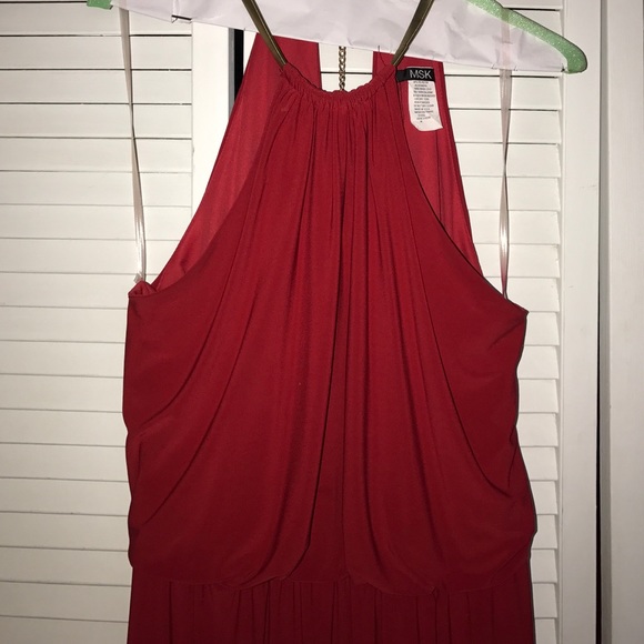 Beautiful red dress - Picture 2 of 2