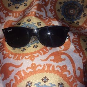 Polarized Ray Bans--black frames