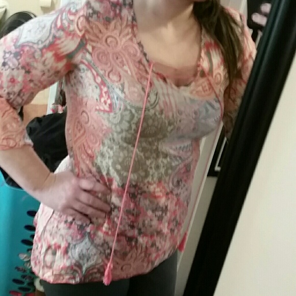 Pattern lace up top