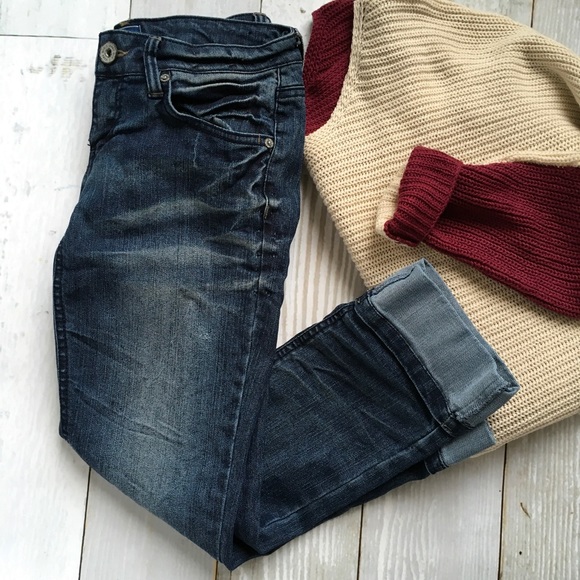 Distressed Cuffed Denim Skinny Capris