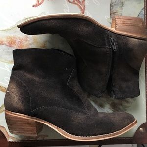 Black and gold cowboy bootie