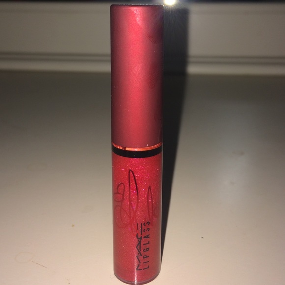 NWOB MAC Viva Glam Rihanna Lipglass