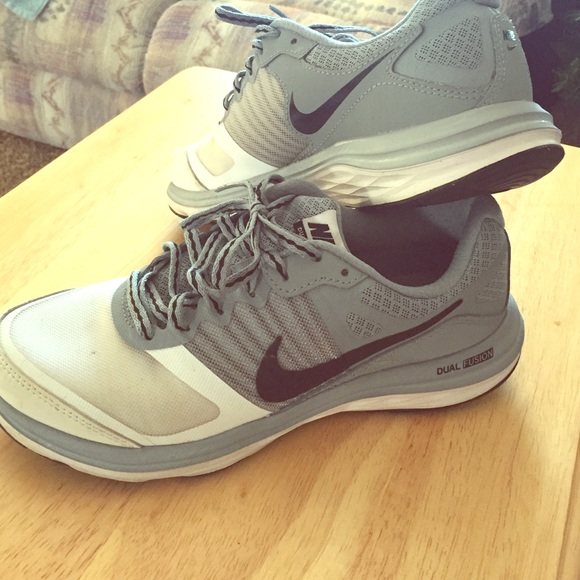 Nike Dual Fusion X size 6