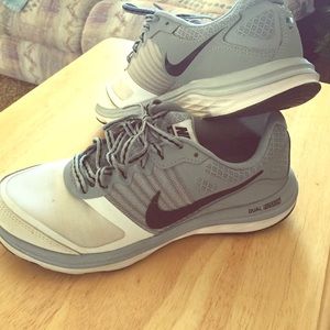 Nike Dual Fusion X size 6