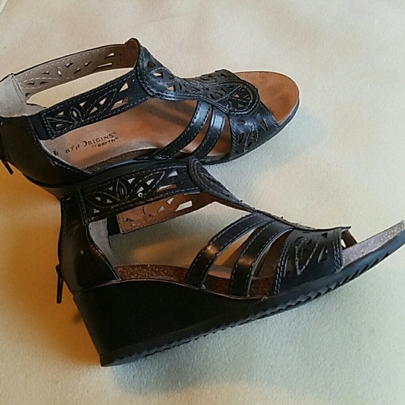 Black gladiator sandals - Picture 2 of 4