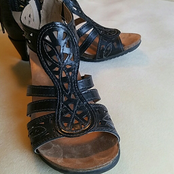Black gladiator sandals - Picture 3 of 4