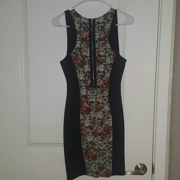 Dress - Picture 2 of 2