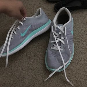 Excellent condition size 8 Nike flex runs