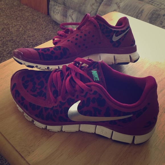 Size 7 Nike Free 5.0