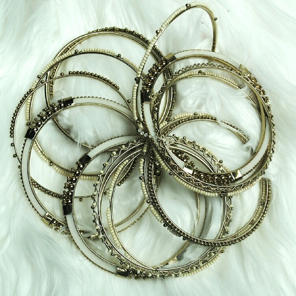 Jewelry - Gold & Cream Beaded Bangles