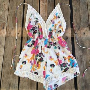NEVER WORN Deep V Open Tie Back Floral Romper