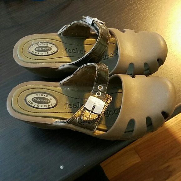 Dr. Scholls clog