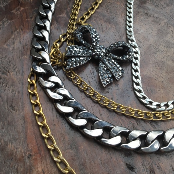Bebe statement necklace🎀